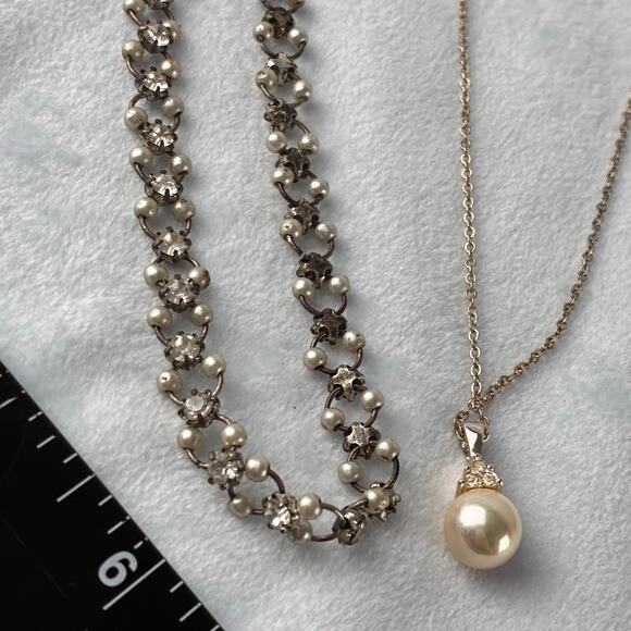 Lot Of 2 Vintage Style Pearl Rhinestone & Gold Tone Pendant Choker Y2K Necklaces - Picture 6 of 7